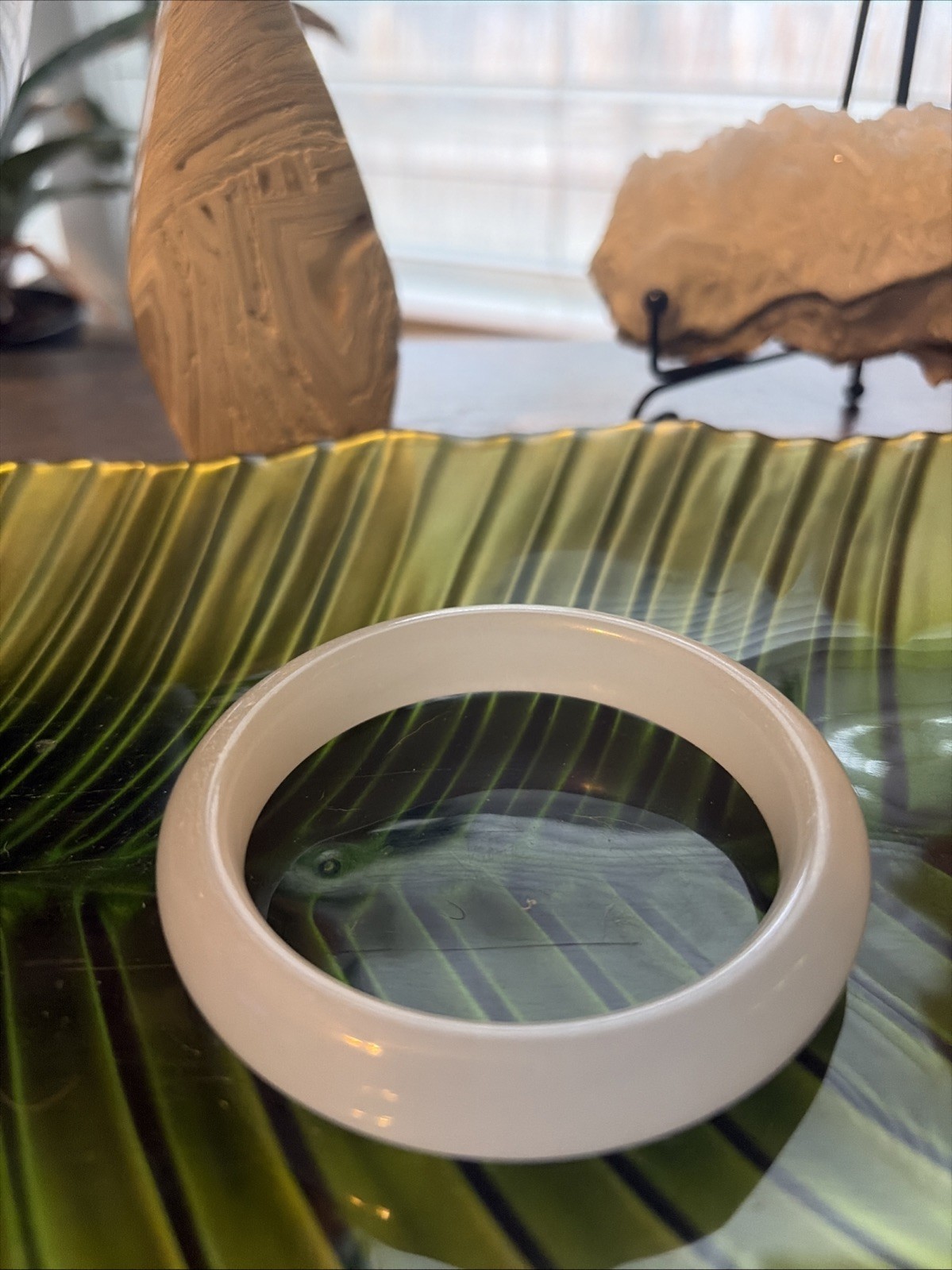 63.5 Mm Hard Bangle White Agate