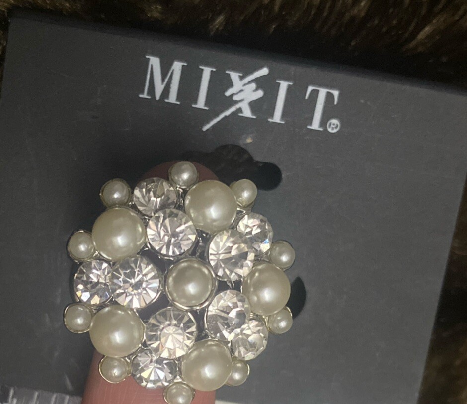 Mixit brand Stretchable Ring One Size fits most NEW WITH TAGS AS PICTURED
