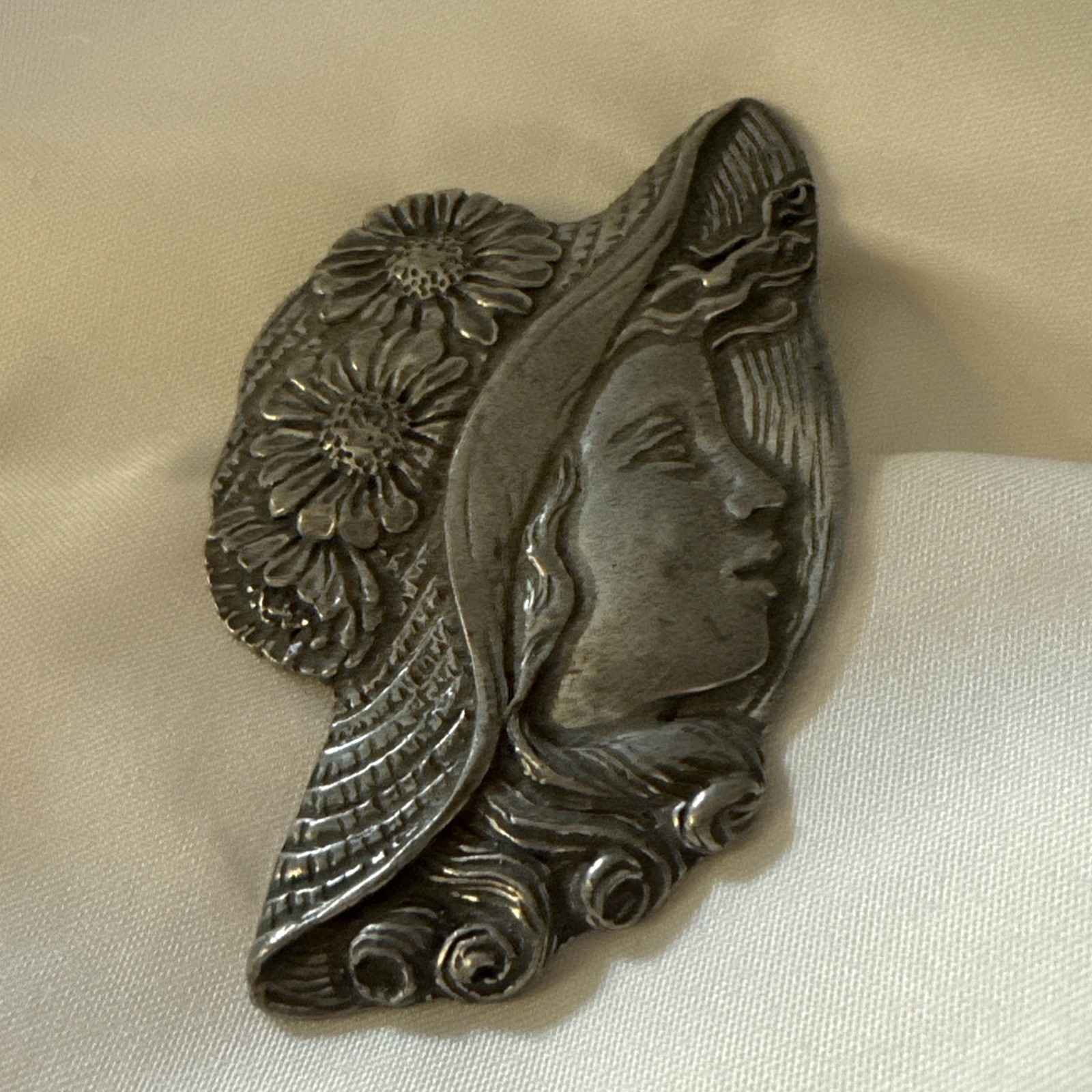 Vintage Seagull Pewter Canada Woman In Floral Hat Pin Brooch