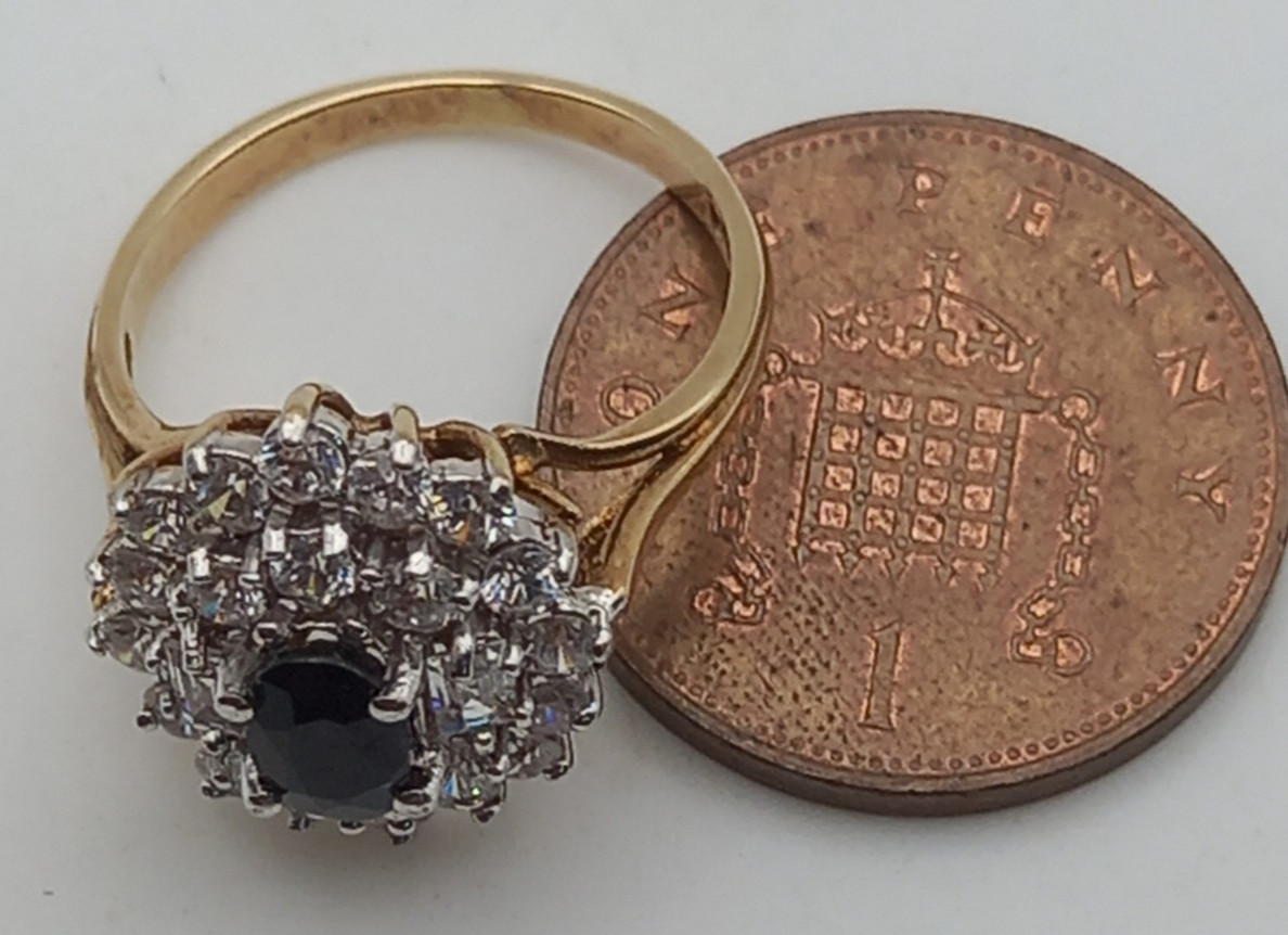 9ct Gold Lab CZ & Sapphire Cluster ring 3.3 grams size K