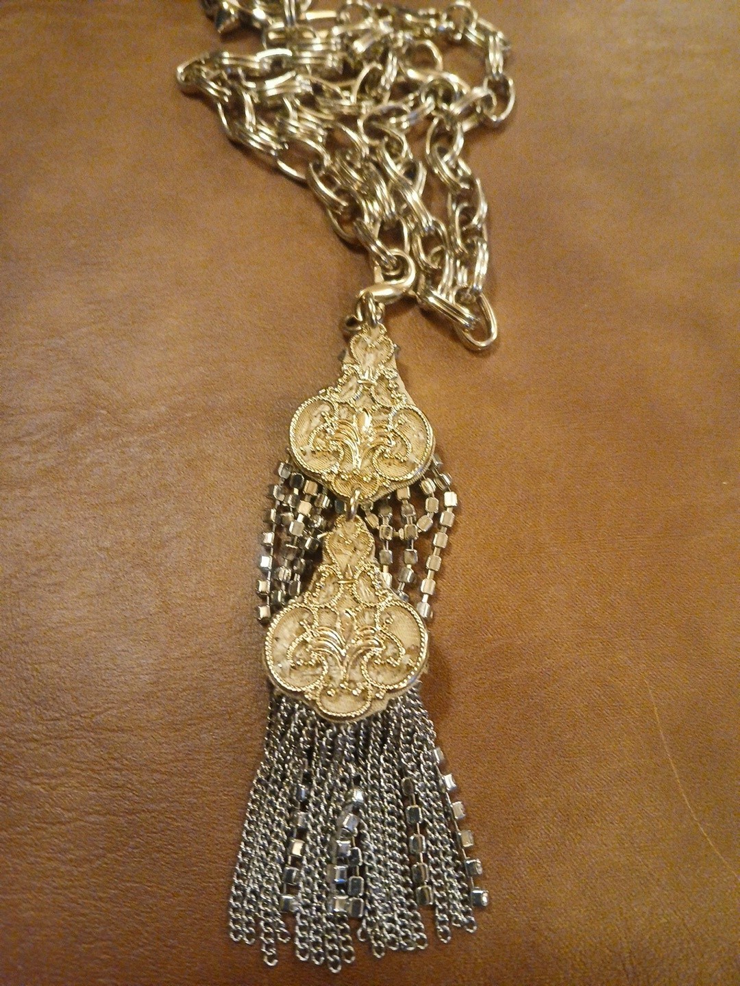 CAbi Wink Wide Link 4″ Rhinestone Drop Pendant Detachable Necklace
