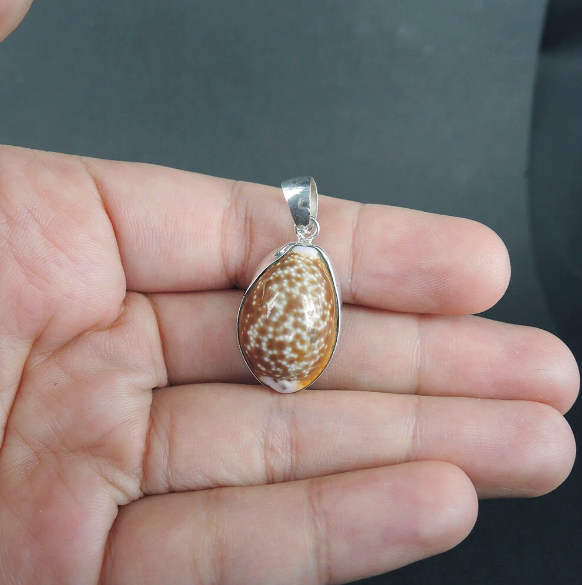 925 Sterling Silver Small Spotted Brown Cowrie Shelll Pendant Jewelry, CSP-45