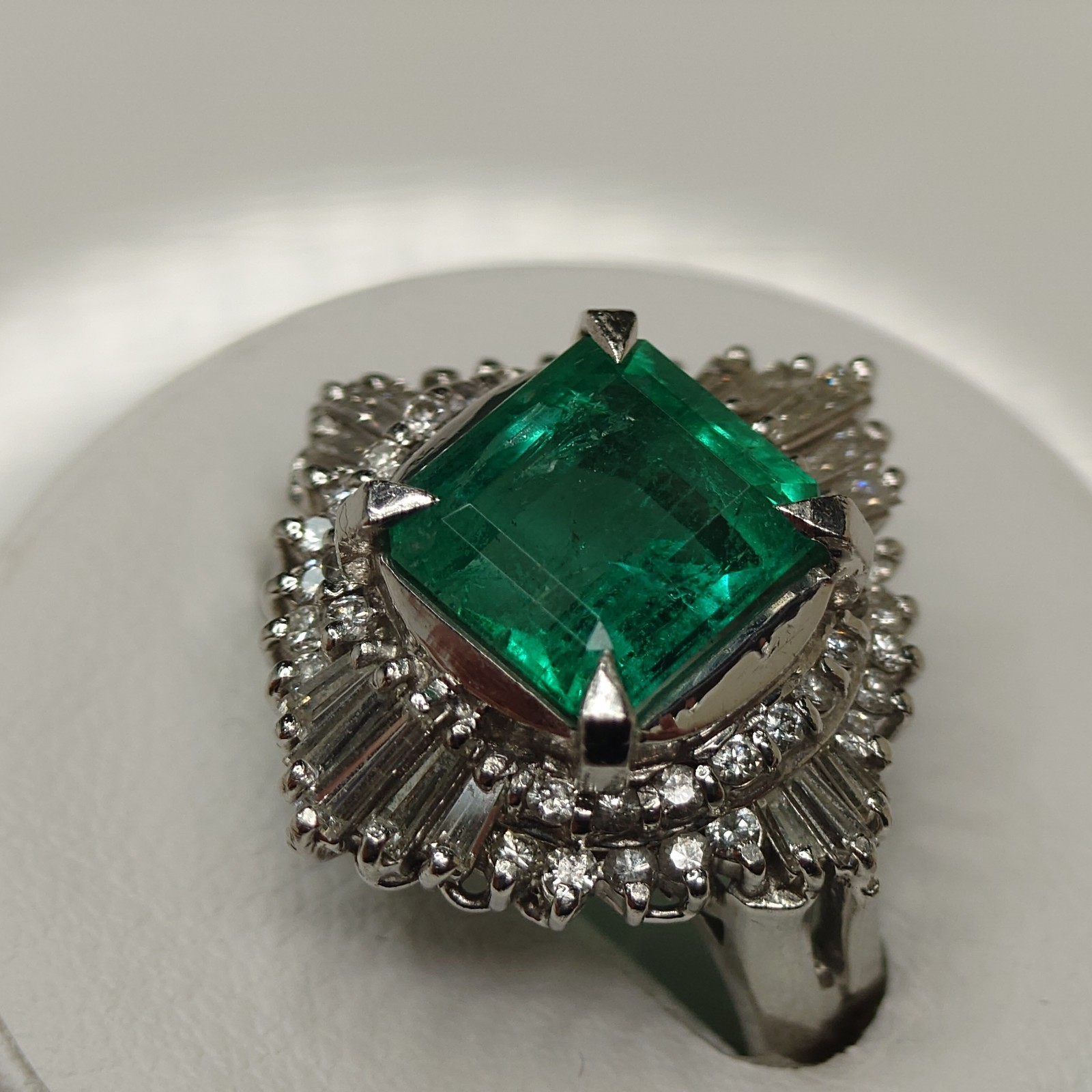 Emerald Ring, 900 Platinum RING Pt900 E2.16 D0.58 jew0006 Imported from Japan