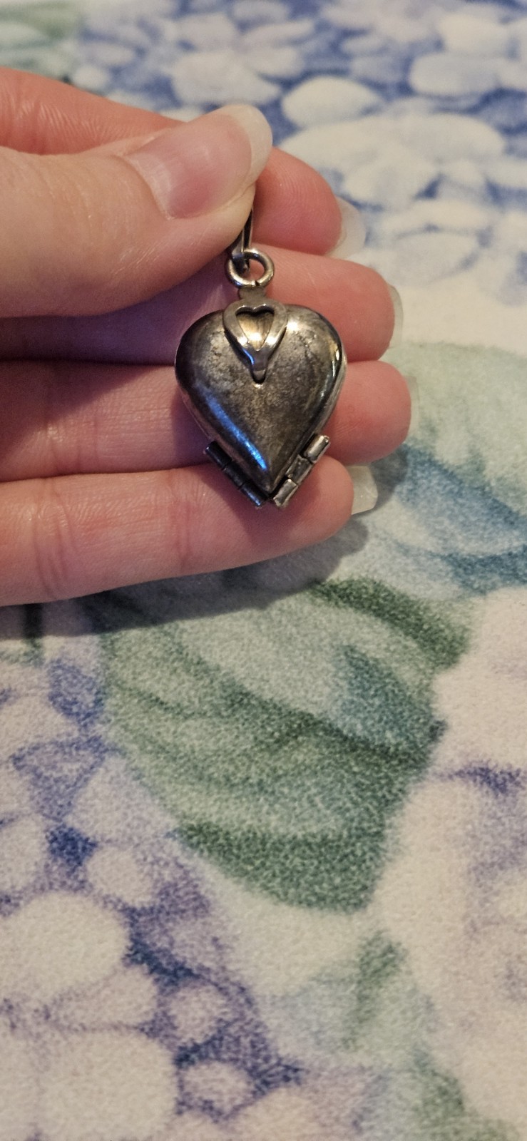 Folding Heart Locket. Silver Tone 🩶