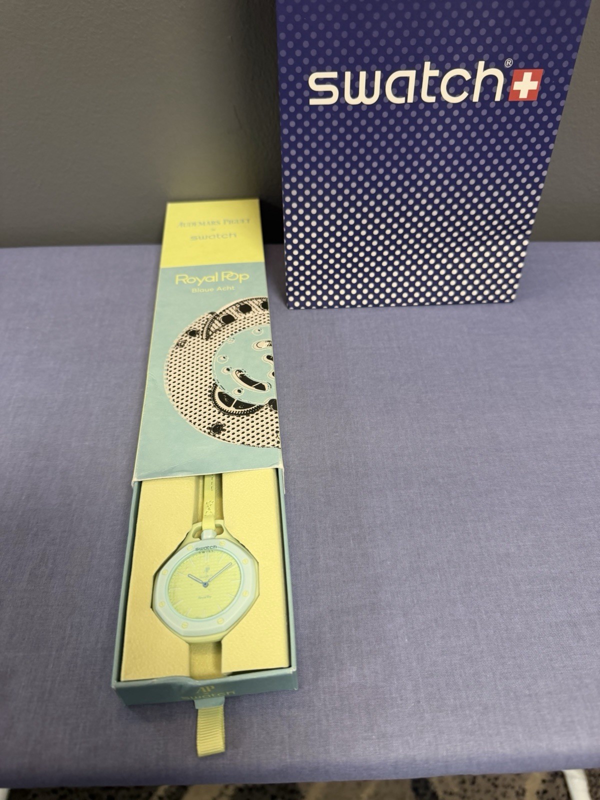 Swatch x Audemars Piguet Royal Pop Blaue Acht