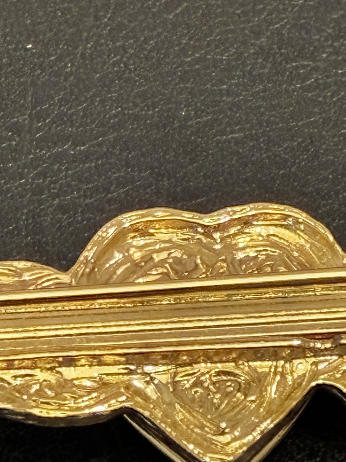 Vintage 1928 Jewelry Co Gold Tone Heart Locket Bar Pin Brooch Photo Holder 80s