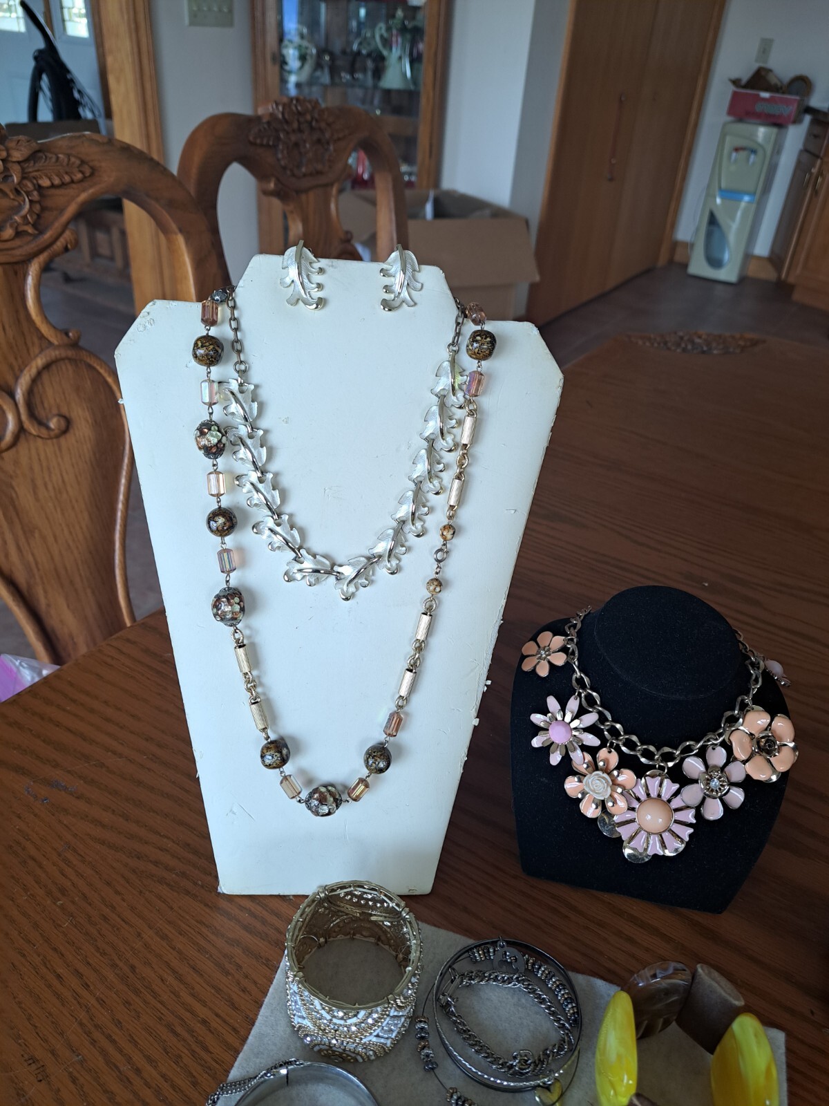 Necklaces Vintage Mixed Lot Costume 45 Varies Design & Styles Gold & Silver Tone