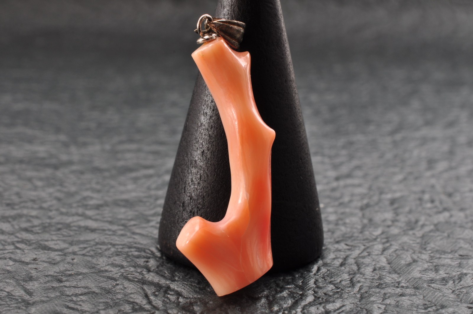 Japan vintage Coral Carved 6 items Pendant (122.5ct) Certificate Japanese motif.