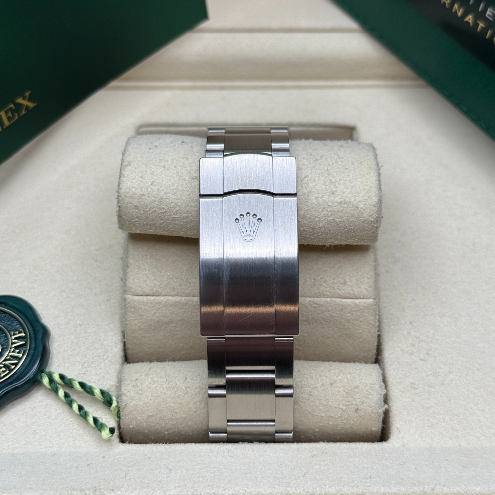 Rolex Oyster Perpetual 41 Silver Index Dial Stainless Steel Smooth Bezel Oyster