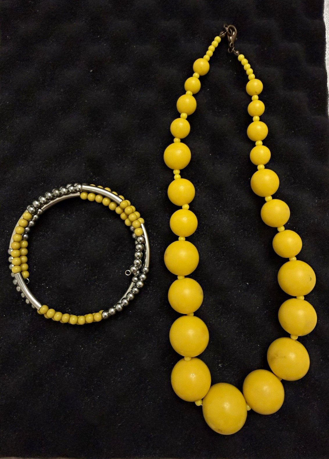 Yellow Plastic Graduated Ball/Bead Necklace w/ Matching Bracelet, No Stone