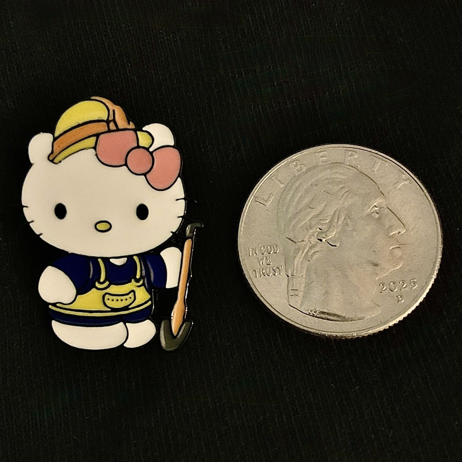 Construction Worker W/ Shovel, Hello Kitty, Sanrio, Enamel, Alloy, Pin, Brooch.