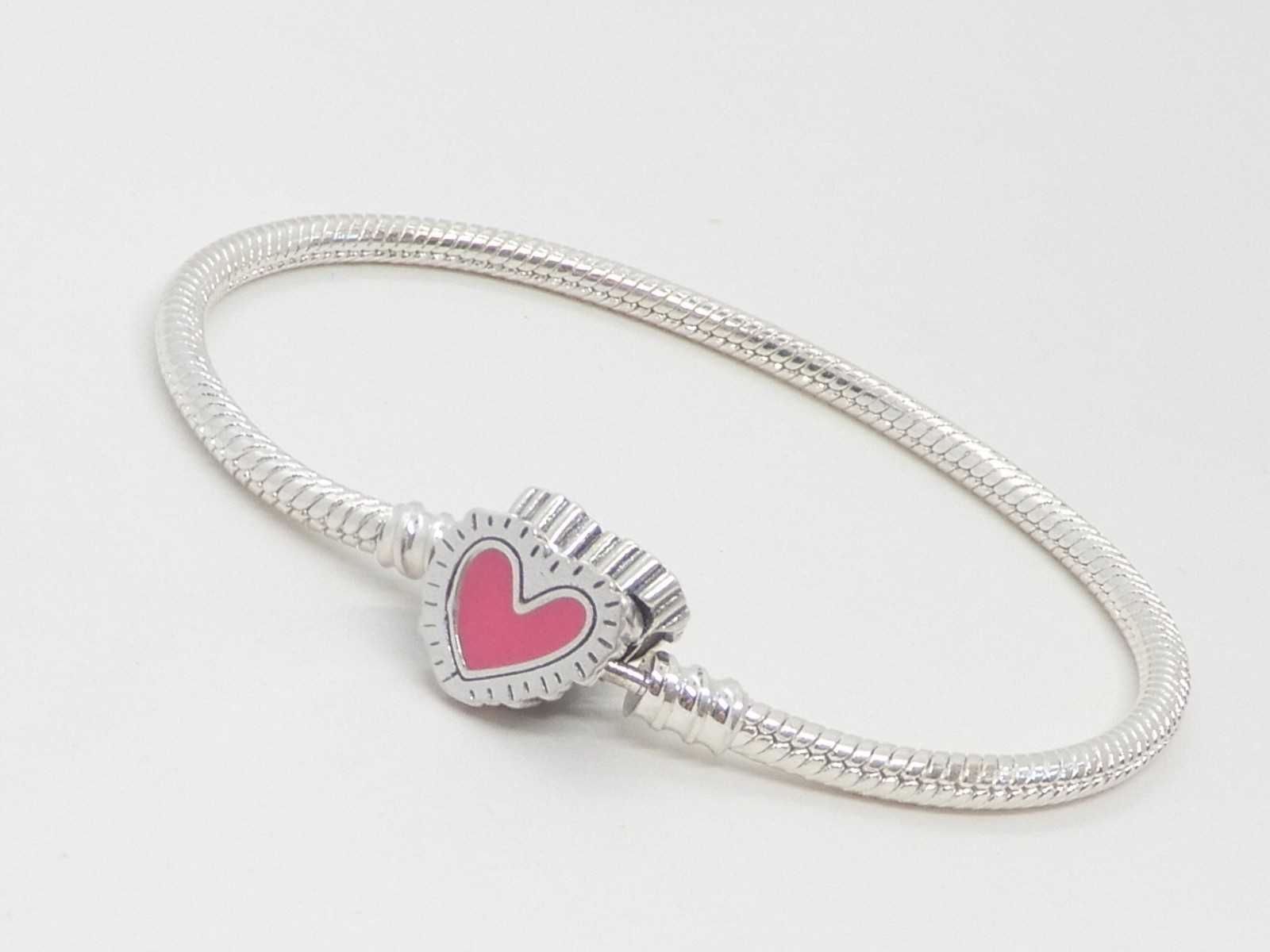 Authentic Pandora Moments Keith Haring Radiant Heart Bracelet #592217C01-19cm.