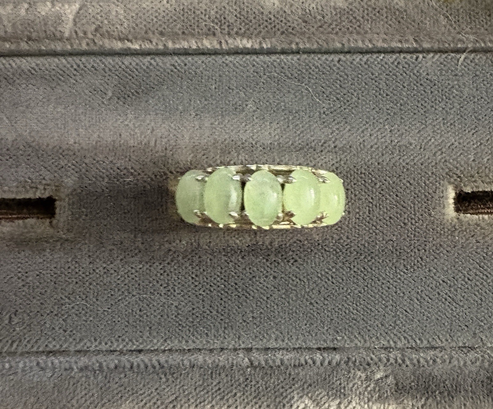 Sterling silver Ring 5 Oval Light Green Jade stones Size 7