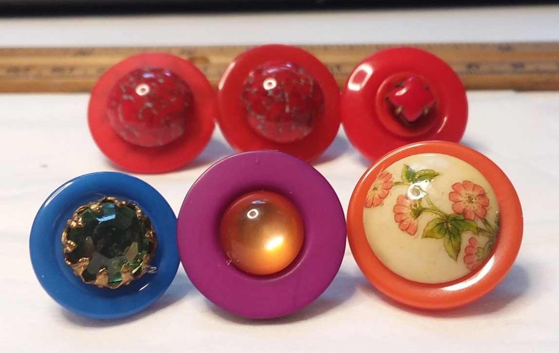 6 Colorful Lapel/Hat Scatter Pins 05-01-2026