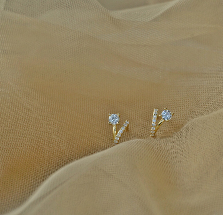 Small Diamonique CZ V shape Stud Earrings 18K Gold Plated Sterling Silver D20