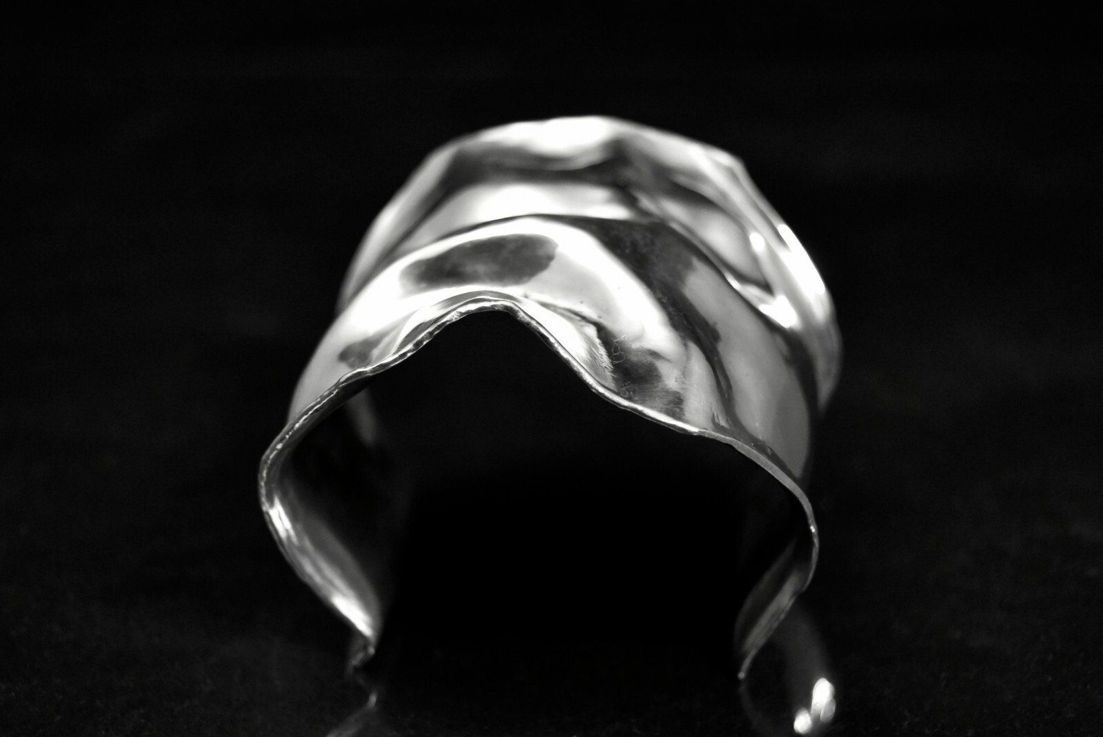 UNIQUE HAND MADE ART DECO HAMMERED STERLING SILVER BRACELET 100 GRAMS