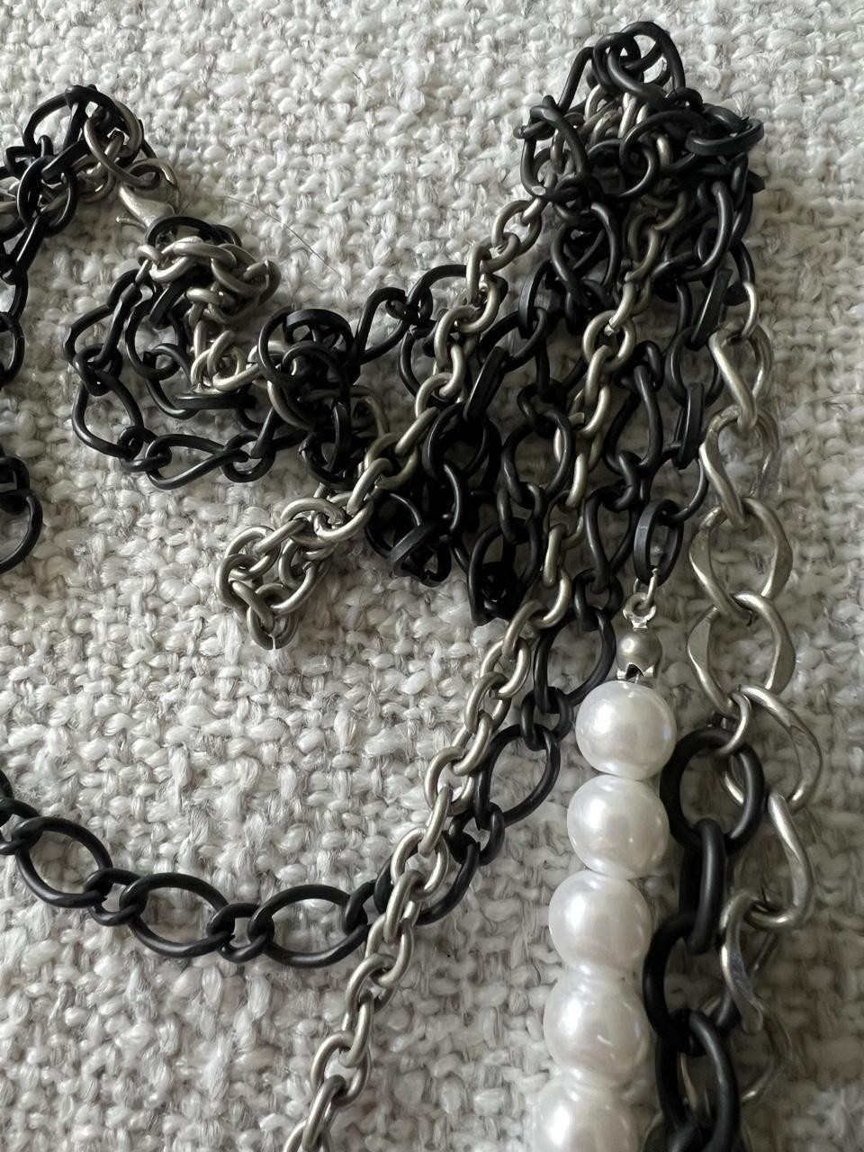 Black and Faux Pearl Chain Neckalce