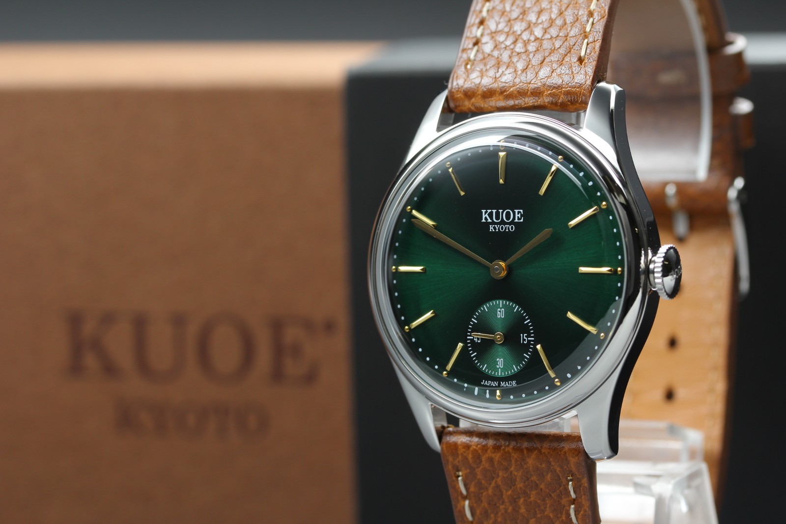 KUOE KYOTO OLD SMITH 90-001 34mm Green Dial Brown Quartz Men’s Watch [Box]
