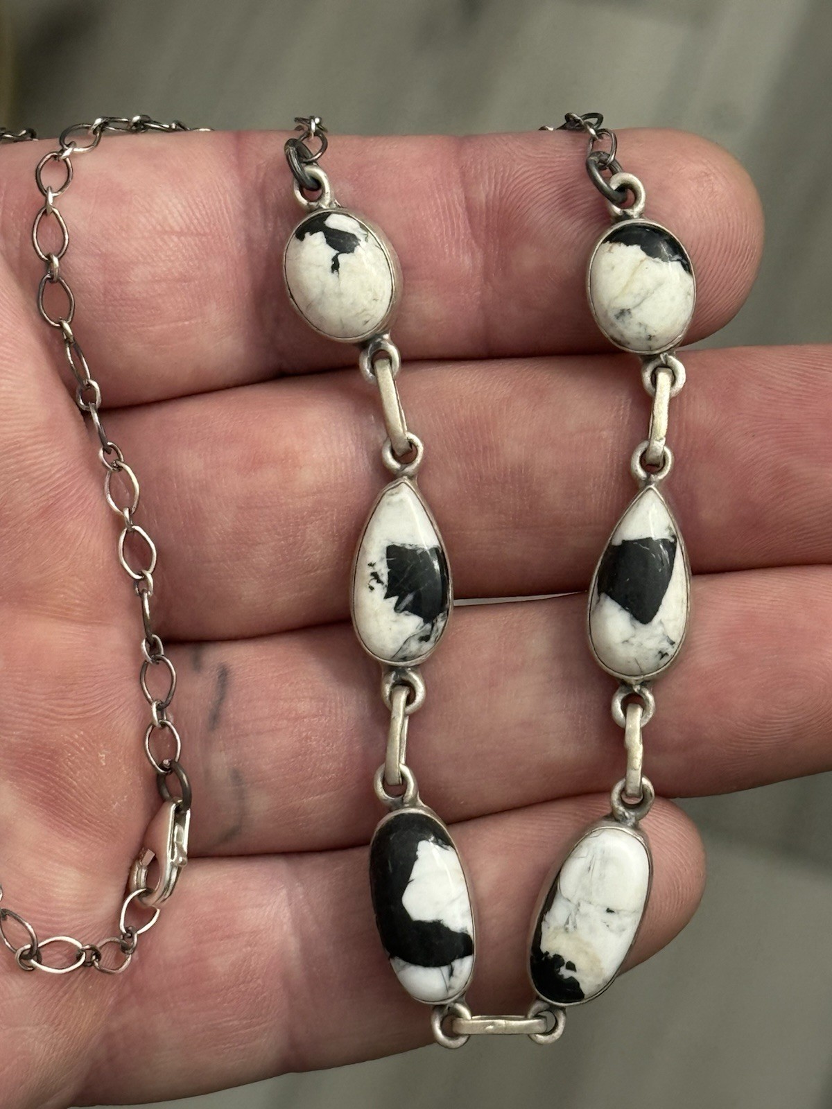 STERLING SILVER WHITE BUFFALO 6 STONE STATION CHOKER BAR MIX SHAPE NECKLACE .925