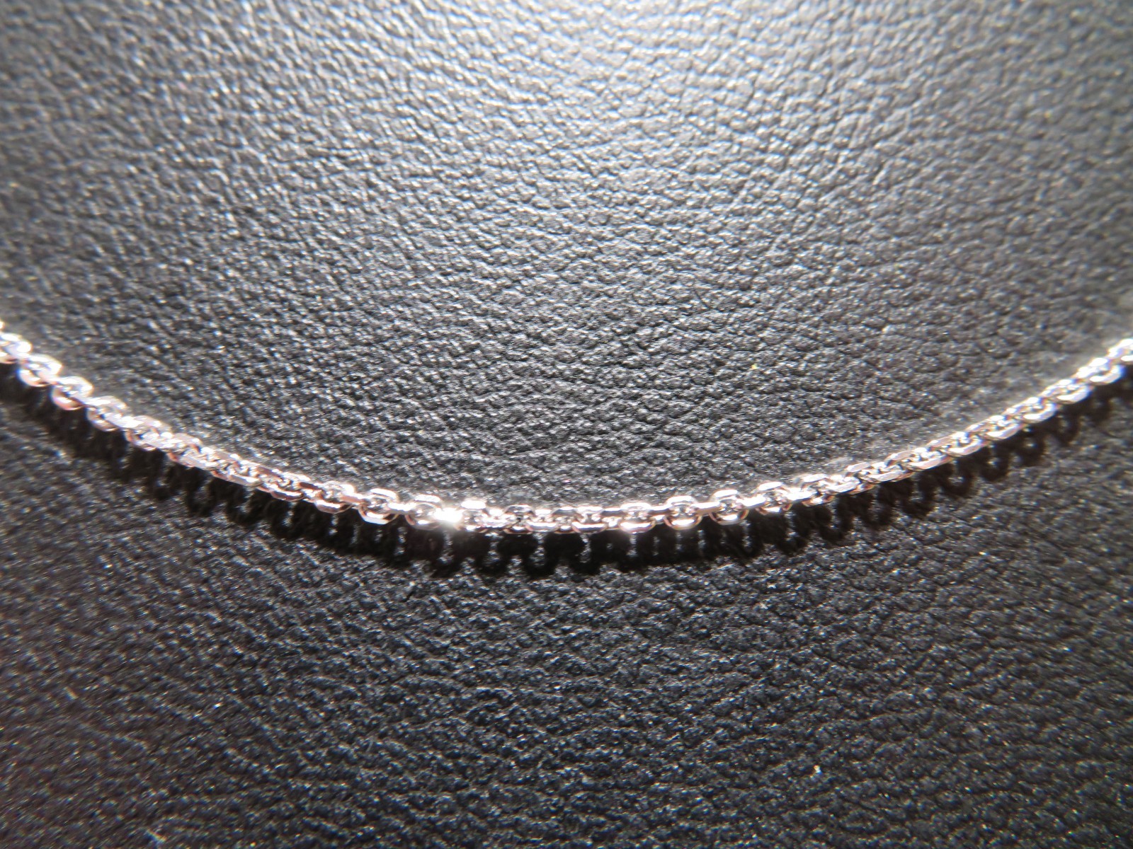 14K WG THIN LINK CHAIN 20″ LONG 0.91 MM THICK 2.90 grams (AI-2641)