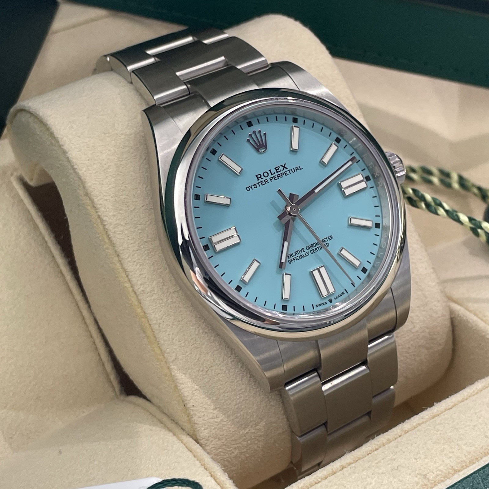 ROLEX OYSTER PERPETUAL 41mm TURQUOISE BLUE DIAL ref: 124300