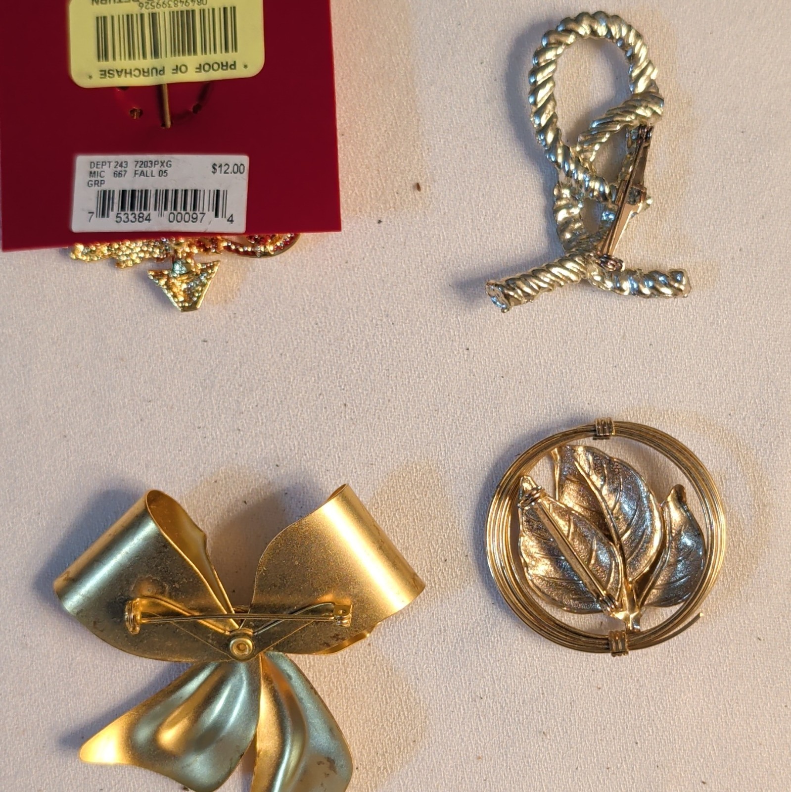 lot of 4 brooches, unmarked gold & silver tone, Christmas tree with rhinestones