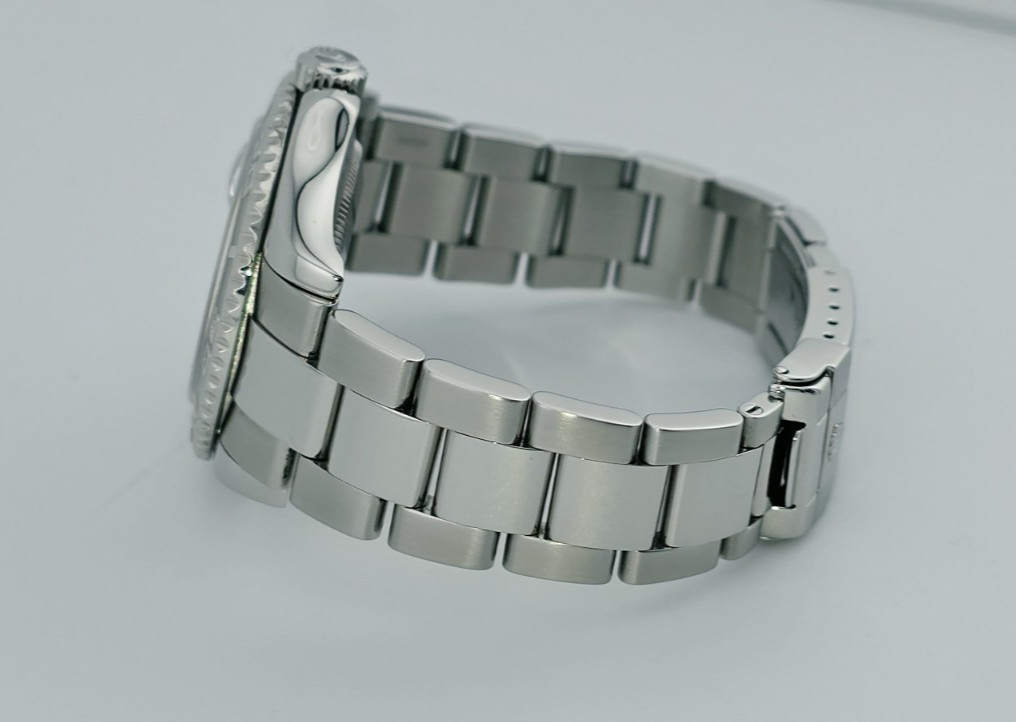 Rolex Yacht Master Oyster Perpetual Date Watch 40mm Platinum Automatic Men 16622
