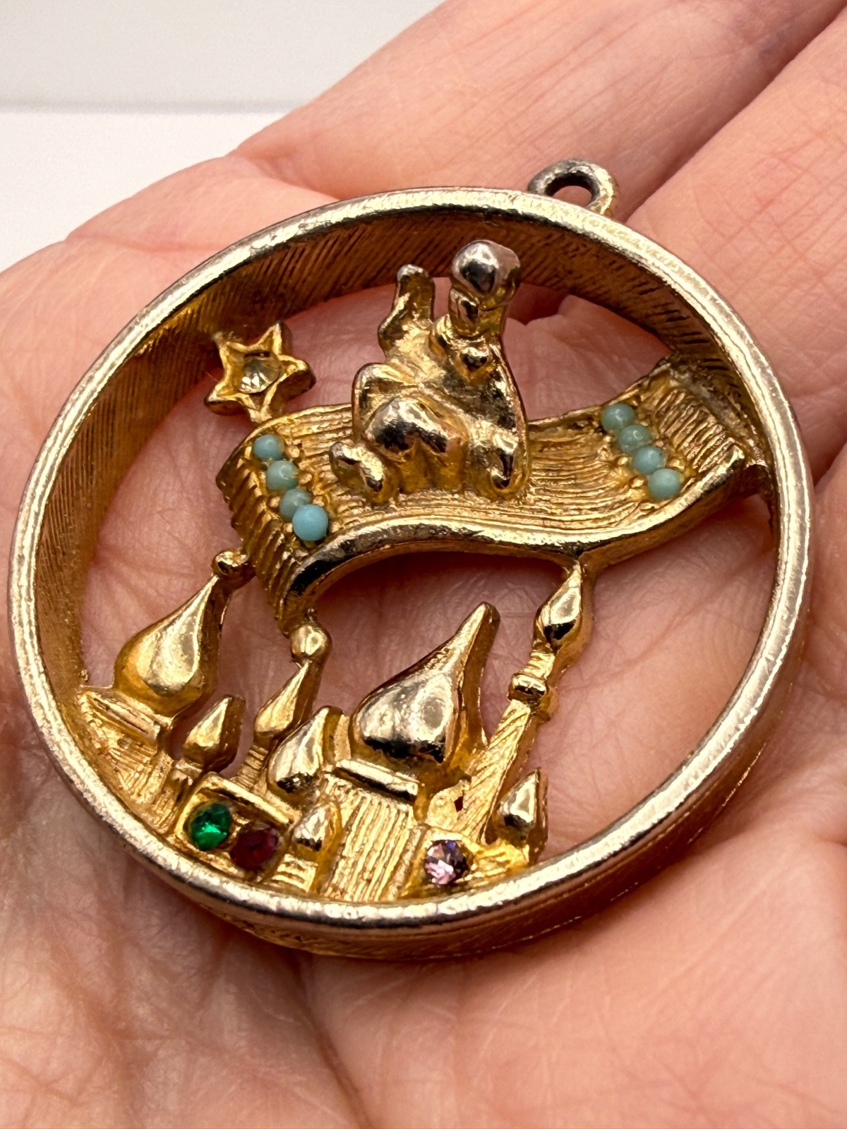 Vintage Aladdin themed Pendant Flying Carpet Gold Tone Rhinestones Storybook