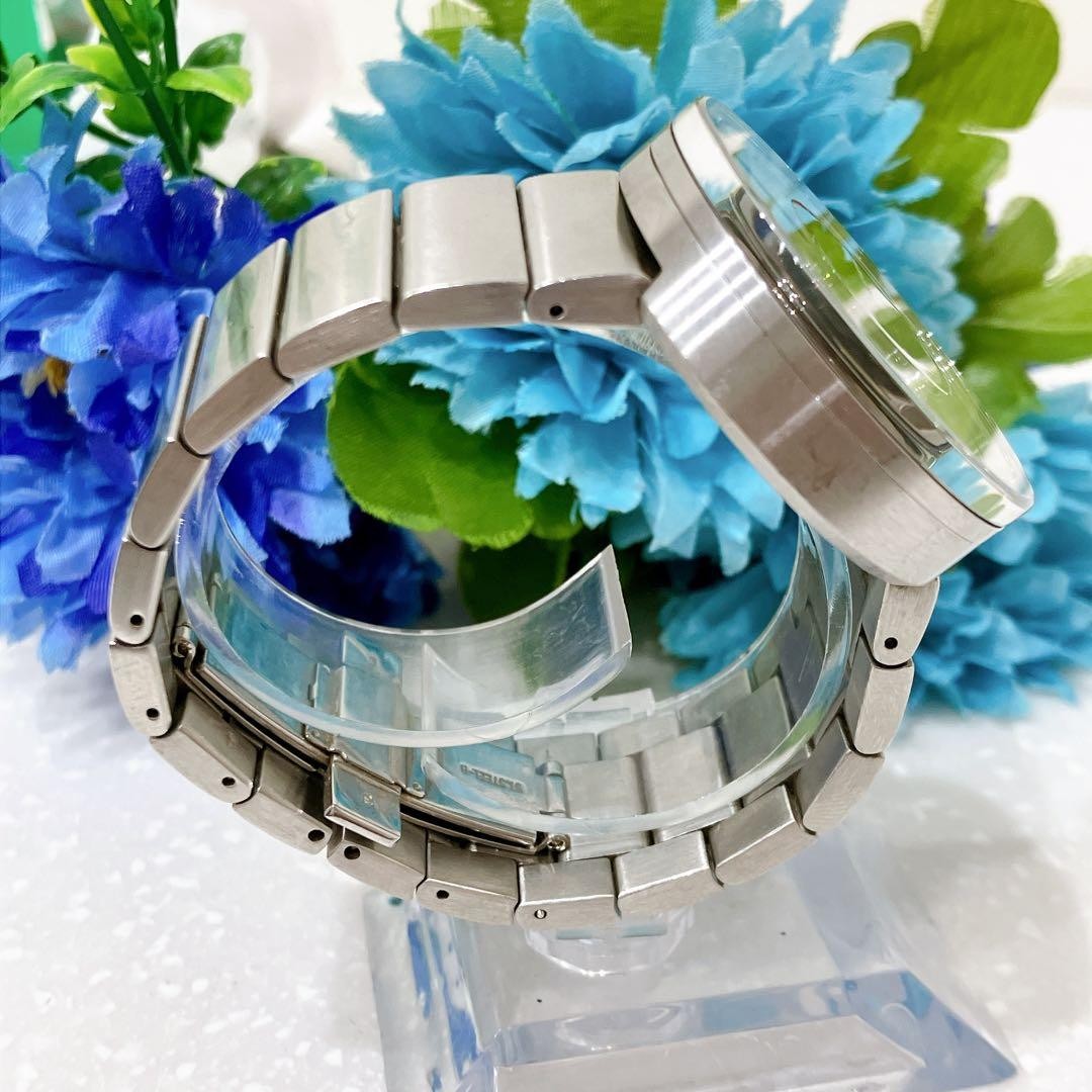 ISSEY MIYAKE Design Watch White Round Stainless Steel Bracelet Working Rare