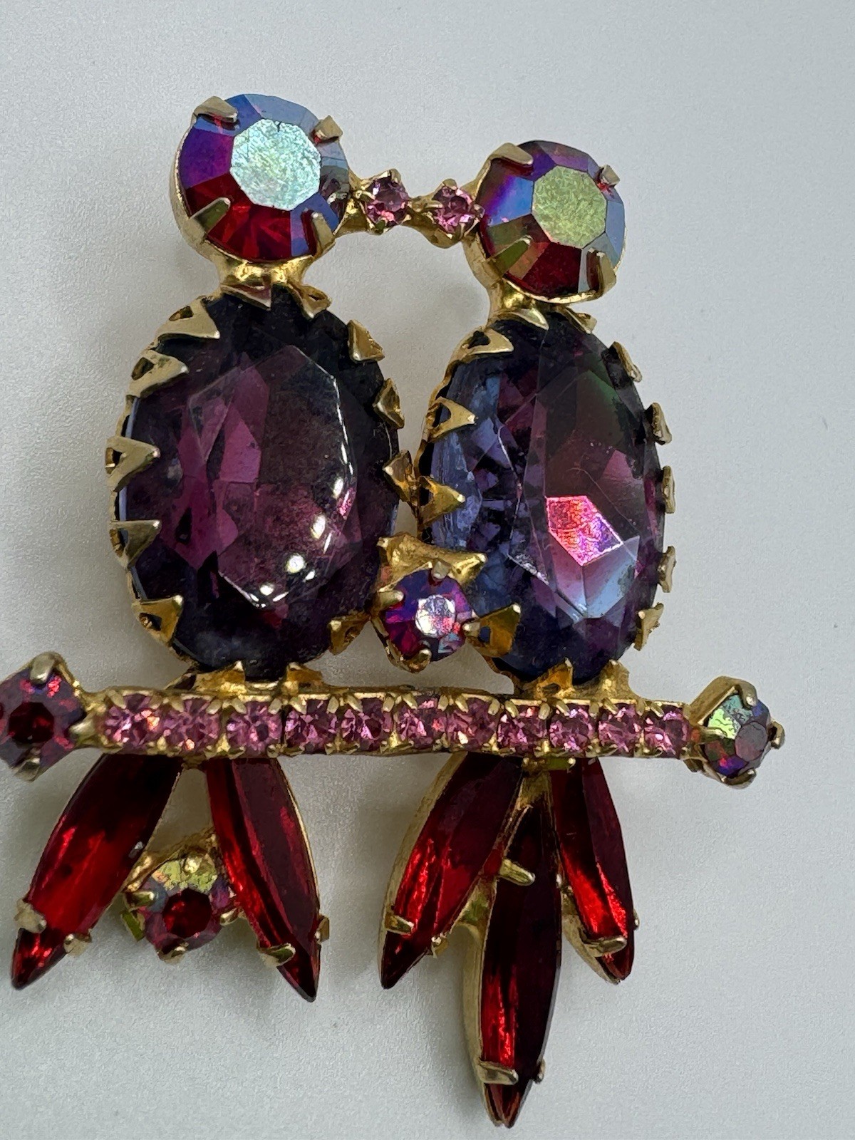 Vintage Lovely Birds Couple Kisses Red Rhinestones Crystals Brooch Pin