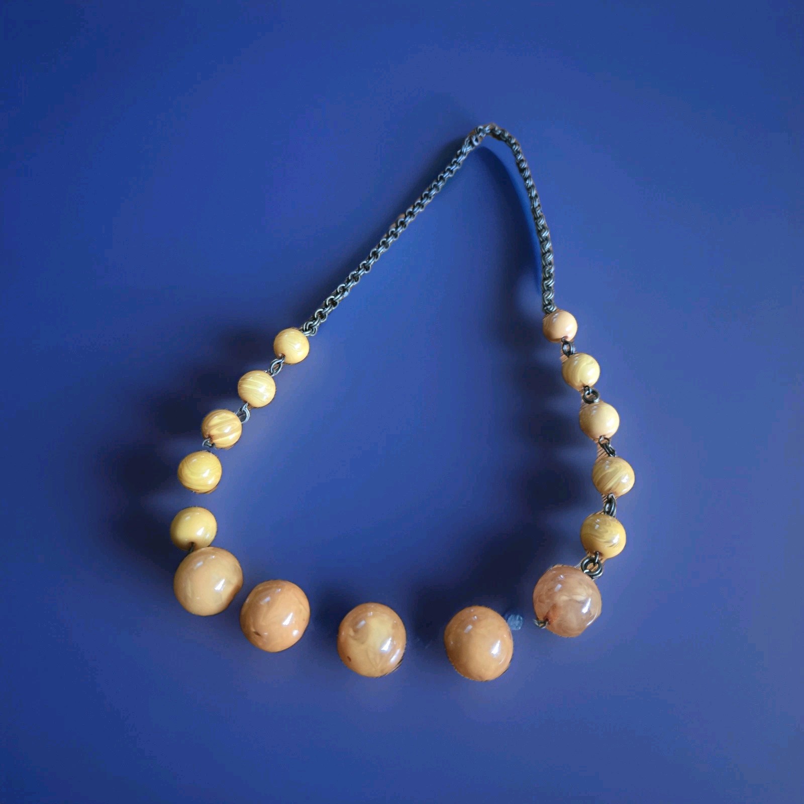 VTG Tested Bakelite Art Deco Egg Yolk Butterscotch Graduated Bead Necklace 114 G