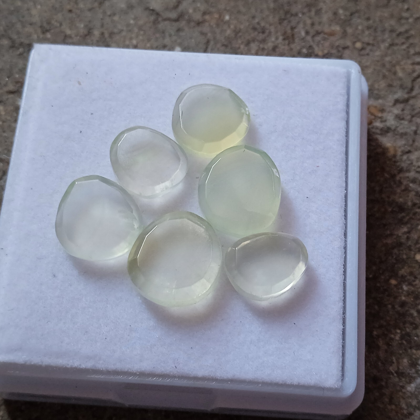 15 Carat Natural Mint Green Color Prehnite Flat Cut Both Side 6 Piece Lot