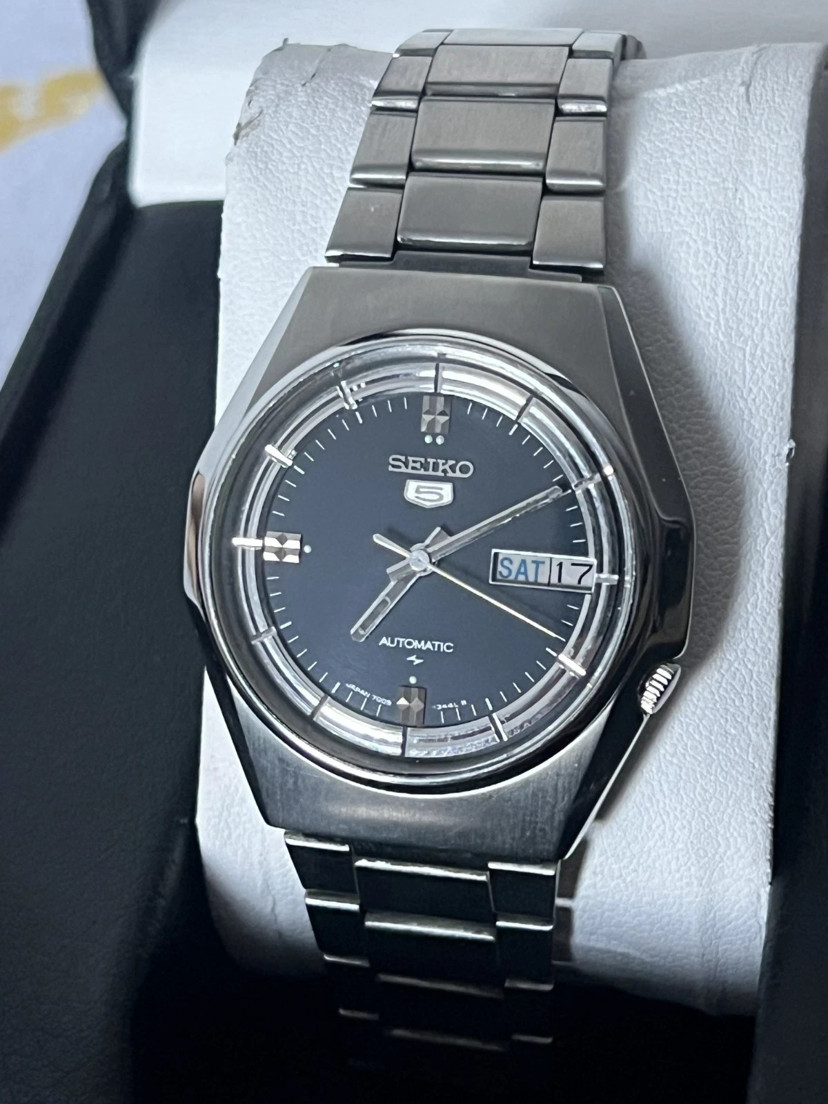Seiko 5 7009 8830 Black Dial Day Date Automatic Watch Vintage 1984 Watch