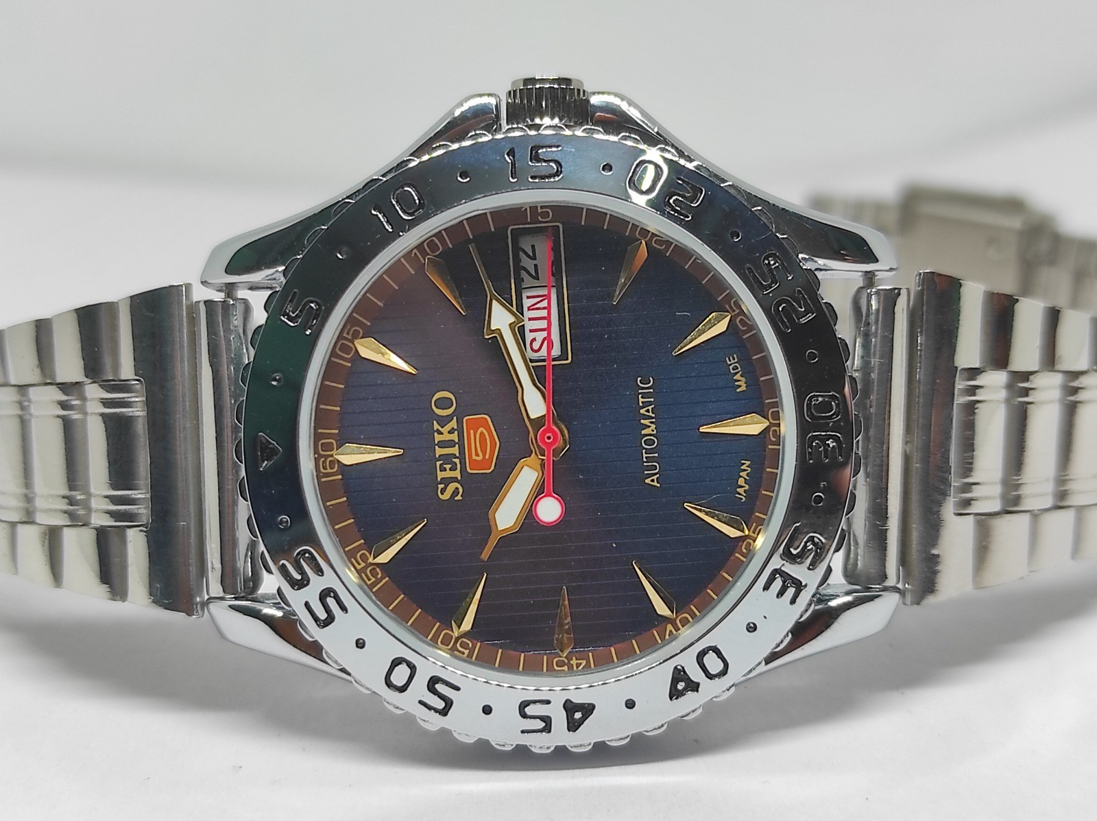 Vintage Refurbished Seiko Automatic Transparent Blue D/D Men’s WristWatch 38MM