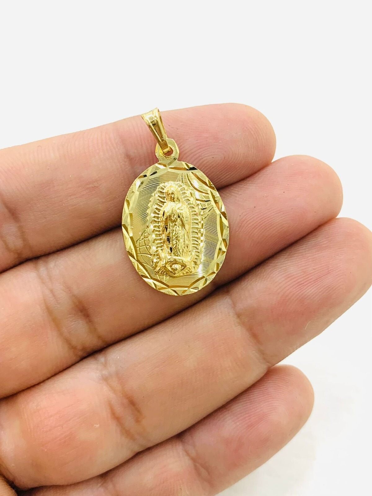 Medalla de La Virgen de Guadalupe 14k Gold F for Womens Mens 26×18 Box Chain 20″