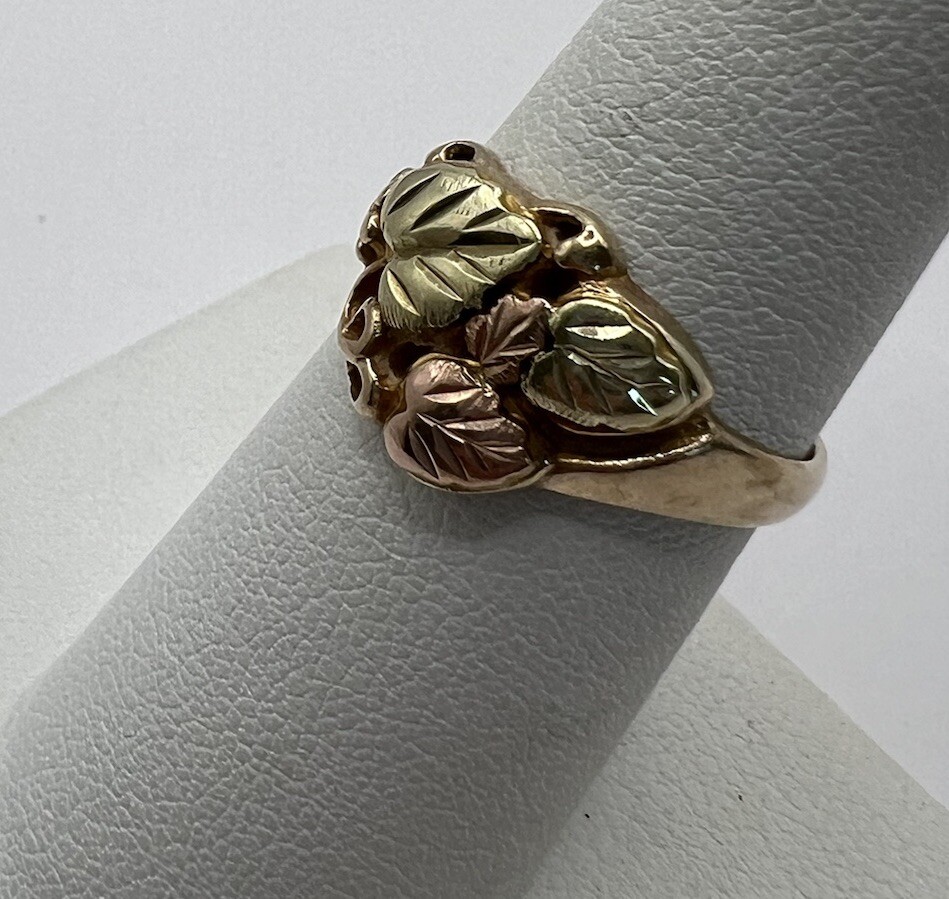 Landstrom’s Black Hills gold ring 10 karat size 6.75 Multi Toned Gold 3.4 grams