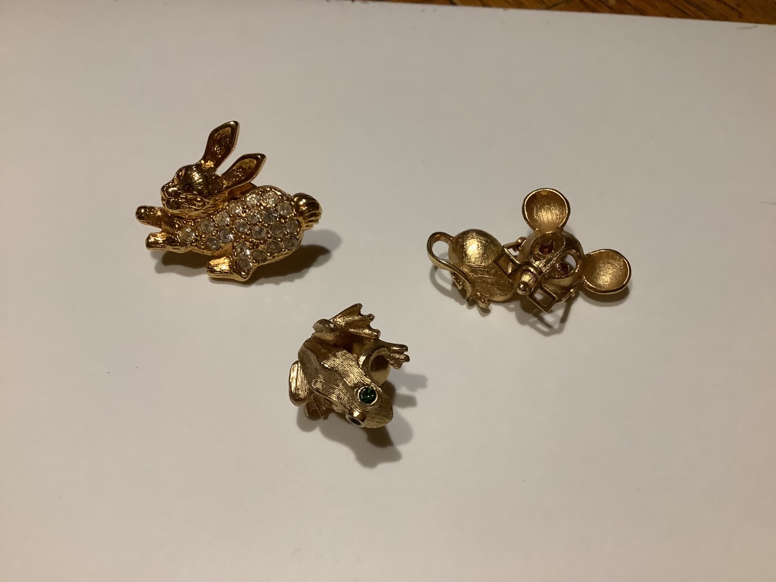 Vintage AVON Animal Lot of 3 Gold Tone Lapel Pin Mouse Frog Bunny Rabbit Brooch