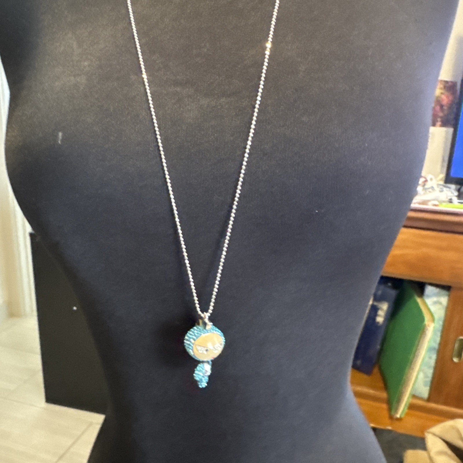 SWAROVSKI Necklace Elliott Eliot Swing Sing Shine Pendant Blue Crystal Gifts