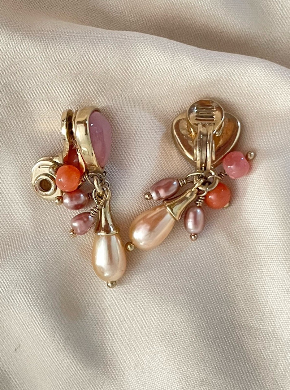 Vintage Monet Gold Tone Pink Cabochon Pear Cream Pearl Teardrop Dangle Clip-Ons