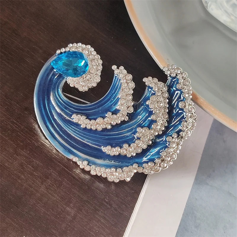 Luxury Wave Shape Brooch Fashion Women’s Accessory Pins Jewelry