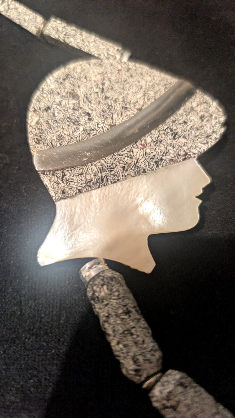 VTG. Lee Sands Inlaid Mother of Pearl Flapper Lady’s Head Silhouette Necklace