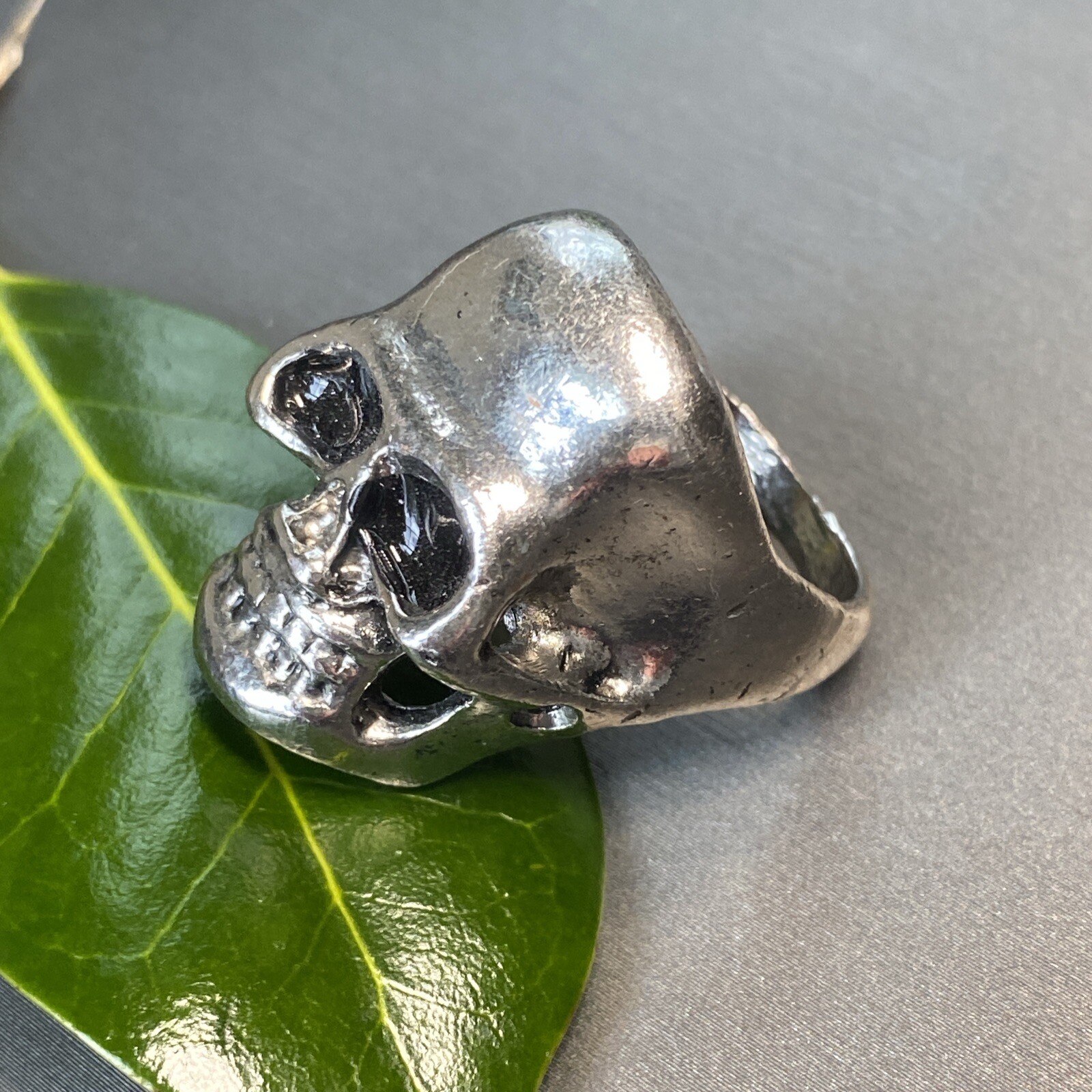 Vintage Mens Skull Ring Estate Jewelry Pre-Owned Size 11 Macabre