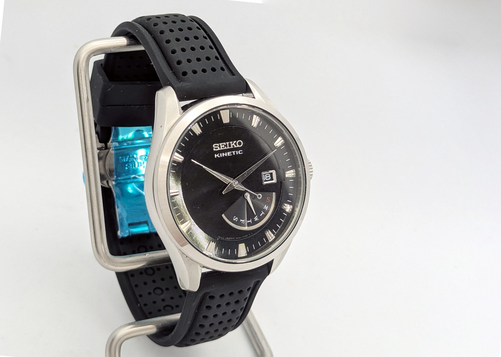 Seiko Kinetic 5M84-0AB0 Retrograde Day Black Dial 100M | New Cap Silicone Strap