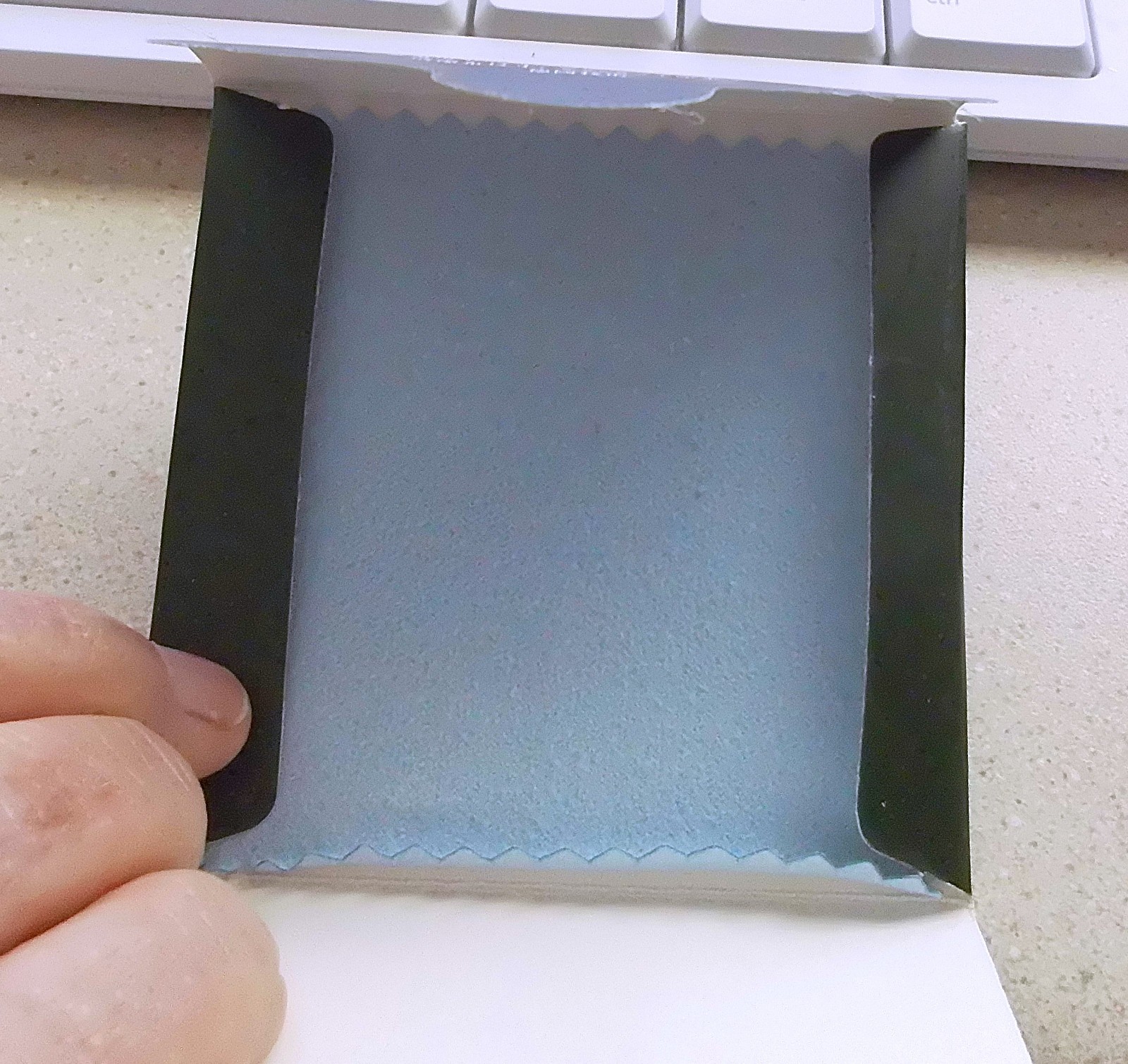 ANTI TARNISH SILVER POLISHING CLOTH 3″ X 3″ SQUARE PACKAGE NEW *SALE*