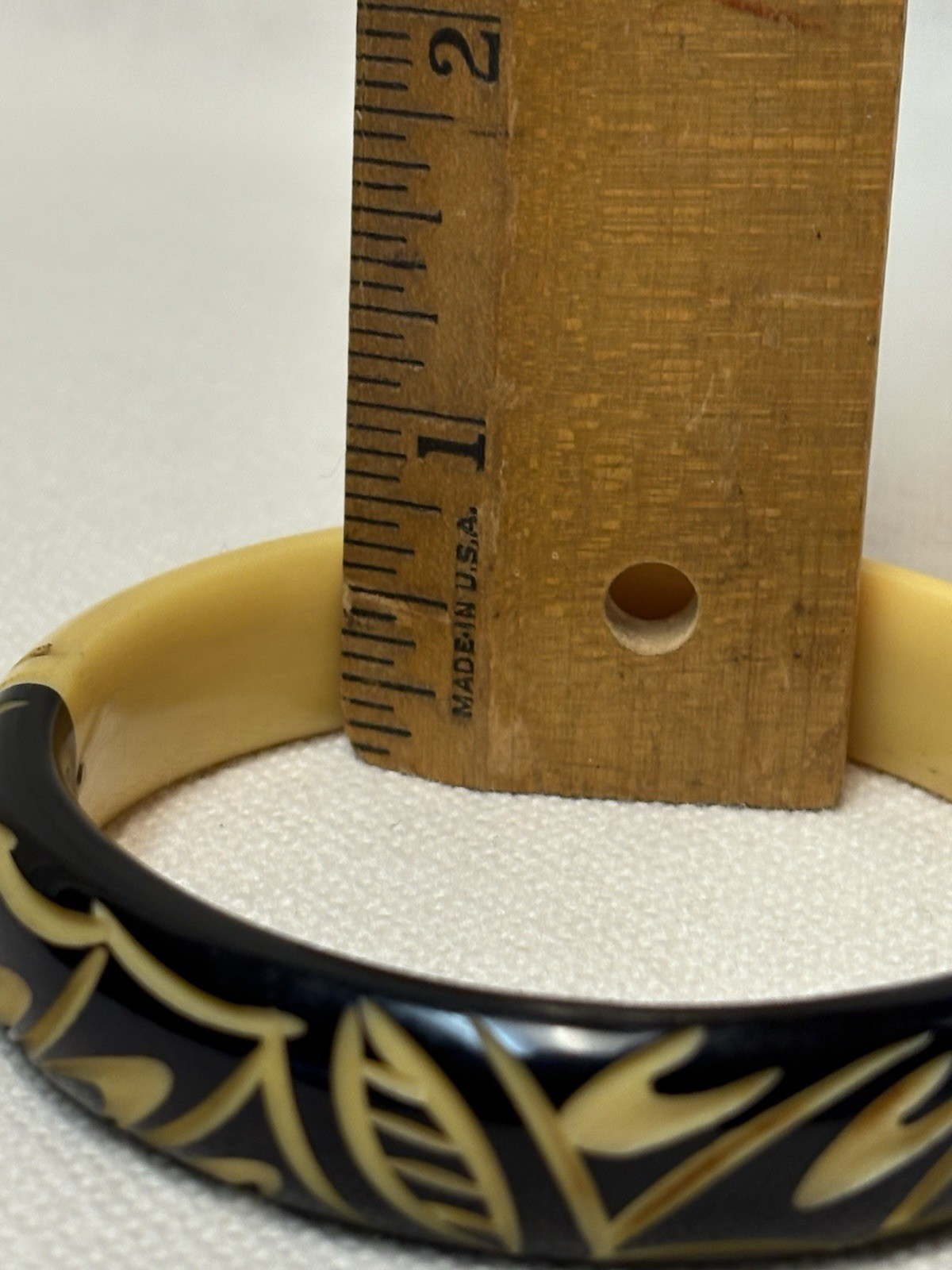 Vintage Unusual Carved 2 Tone Ivory Tone Brown Bangle Bracelet