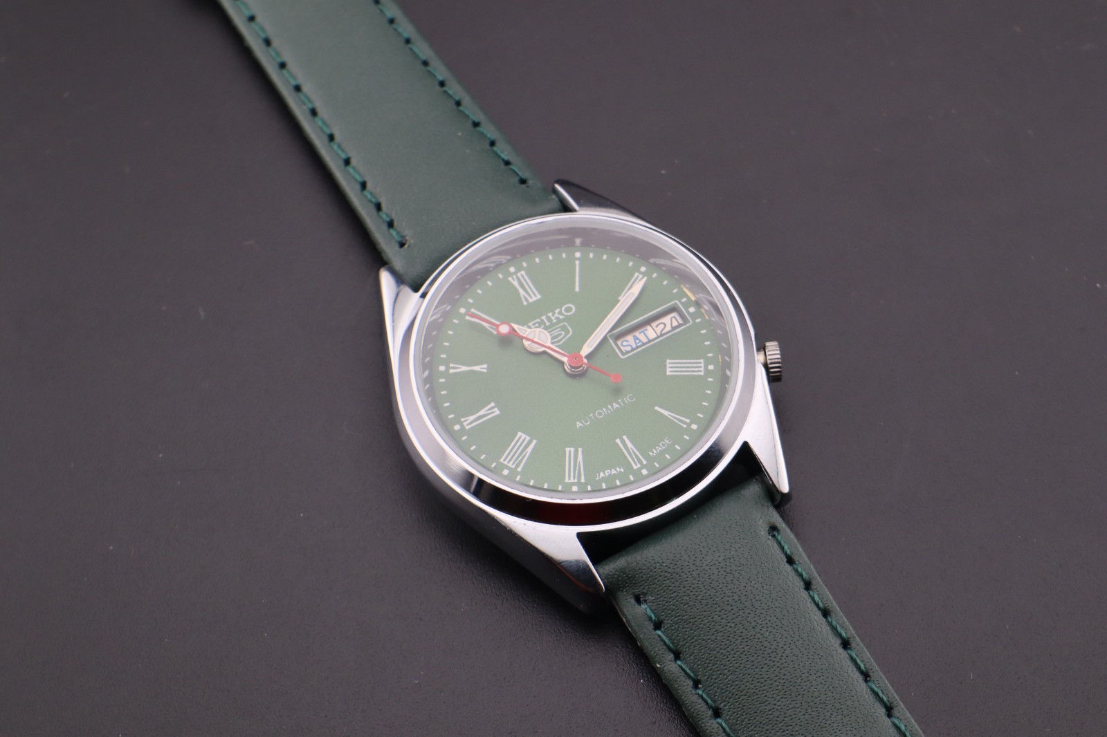 Vintage Seiko 5 Automatic 7009A Japan Made Men’s Wrist Watch, Day/Date