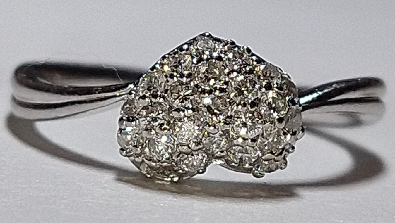 Solid 18k white gold (nickel-free) 0.24 ct natural diamond ring 2.96 gms sz 5