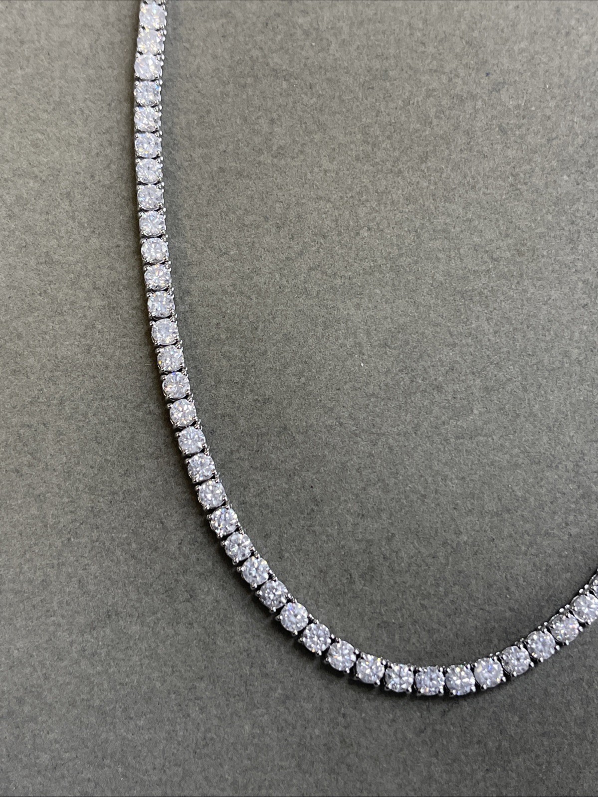 15.0ct Natural Diamond Tennis Necklace. 18k White Gold. 17 Inches