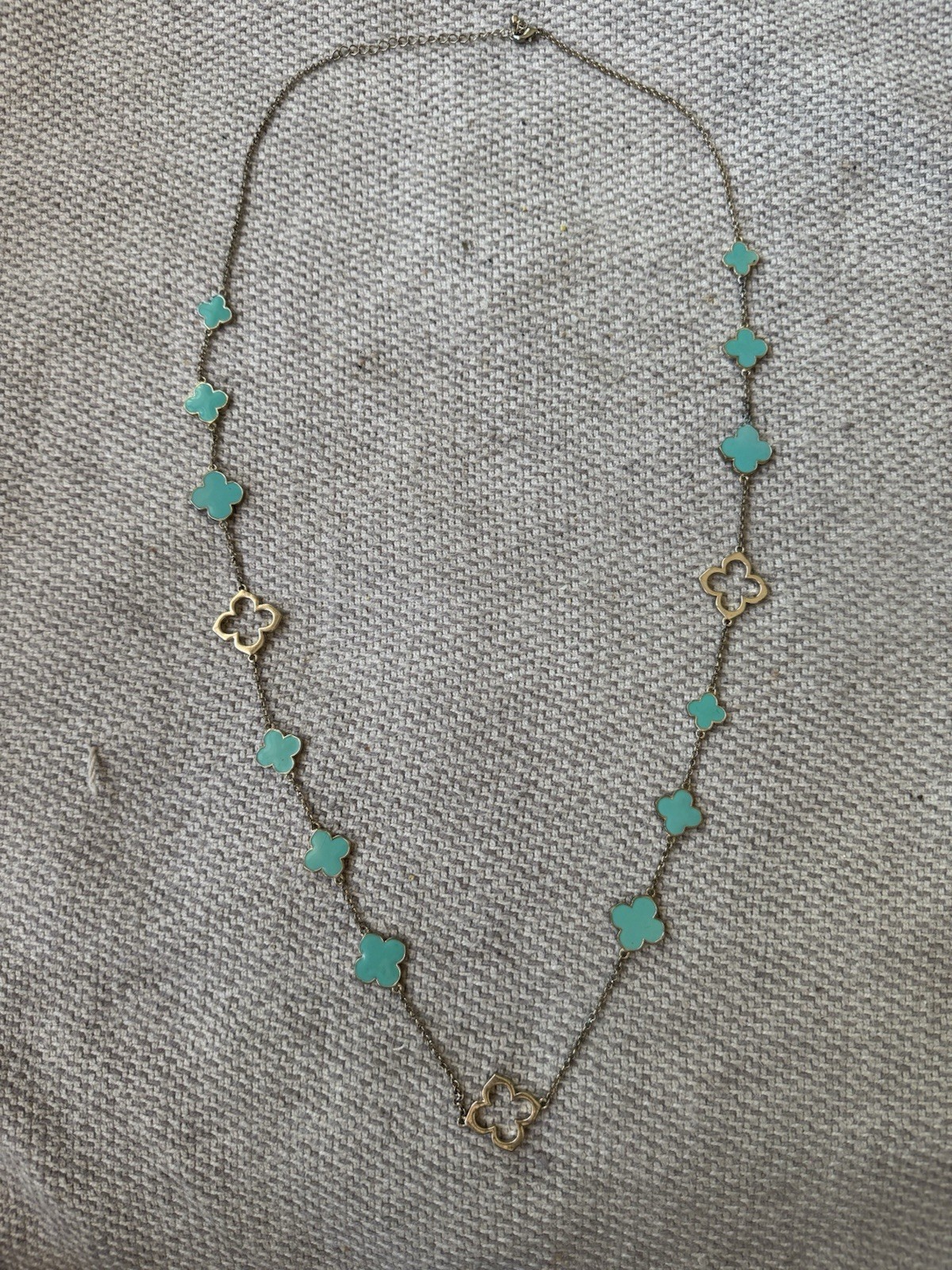 Vintage Gold Tone Metal and Turquoise Enamel Clover Leaf Shaped 38” Necklace