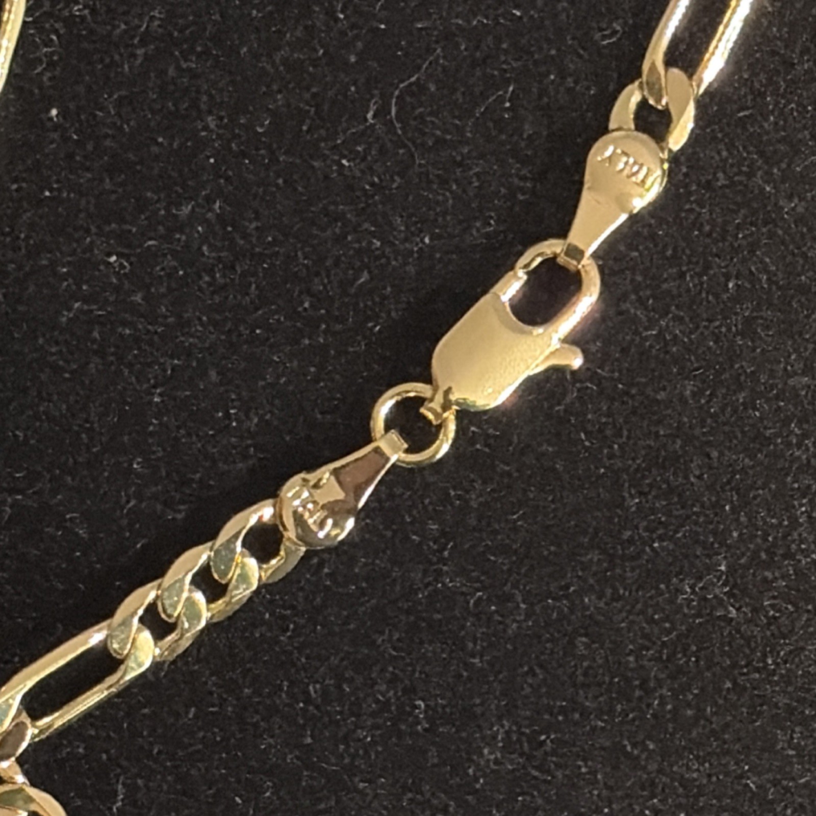 “750” (18K) Gold Italian 24” Figaro Chain Necklace – 24in – Weight 11.6g